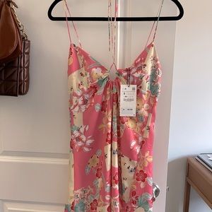BRAND NEW DRESS FLORAL ZARA SIZE SMALL